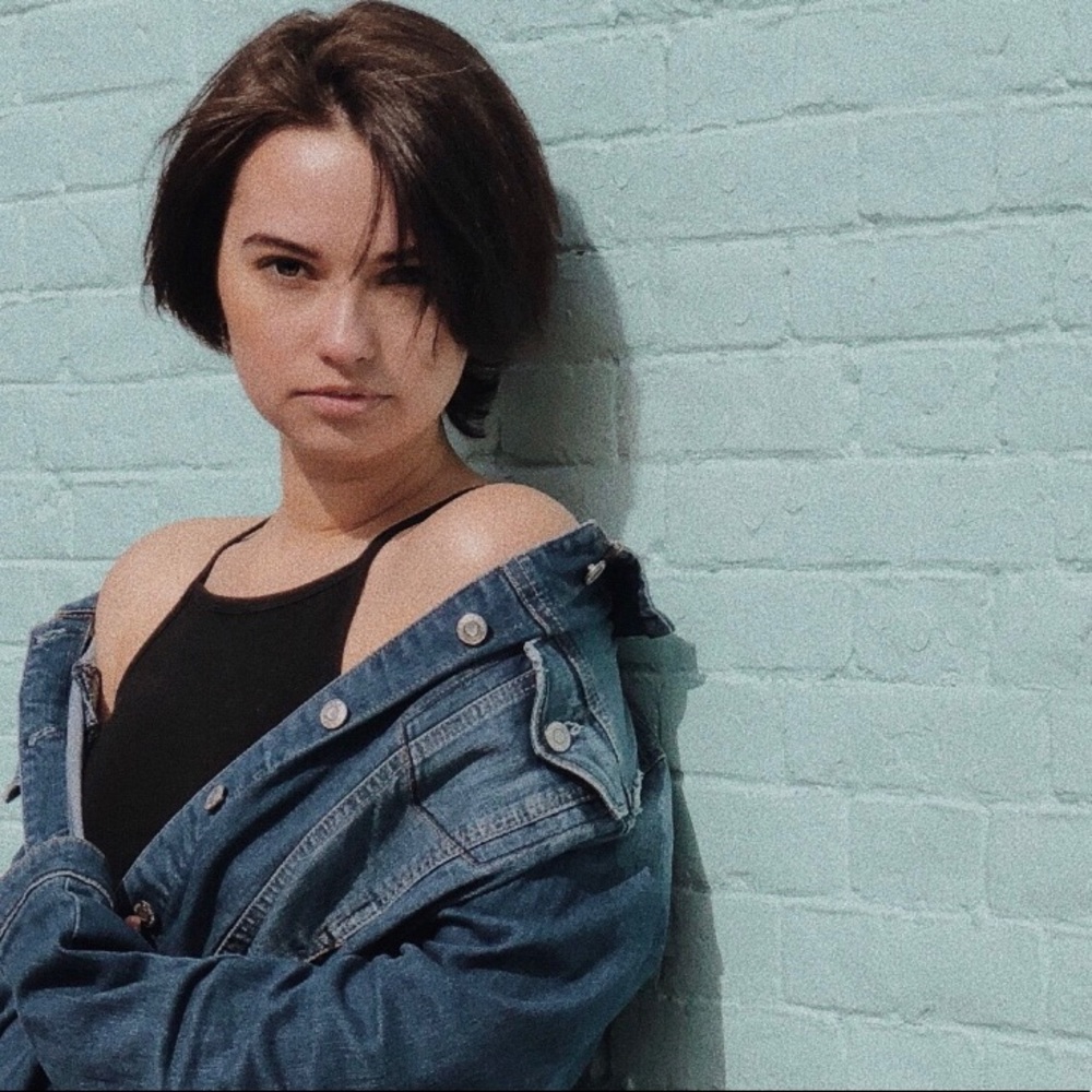 Welcome to my closet🖤